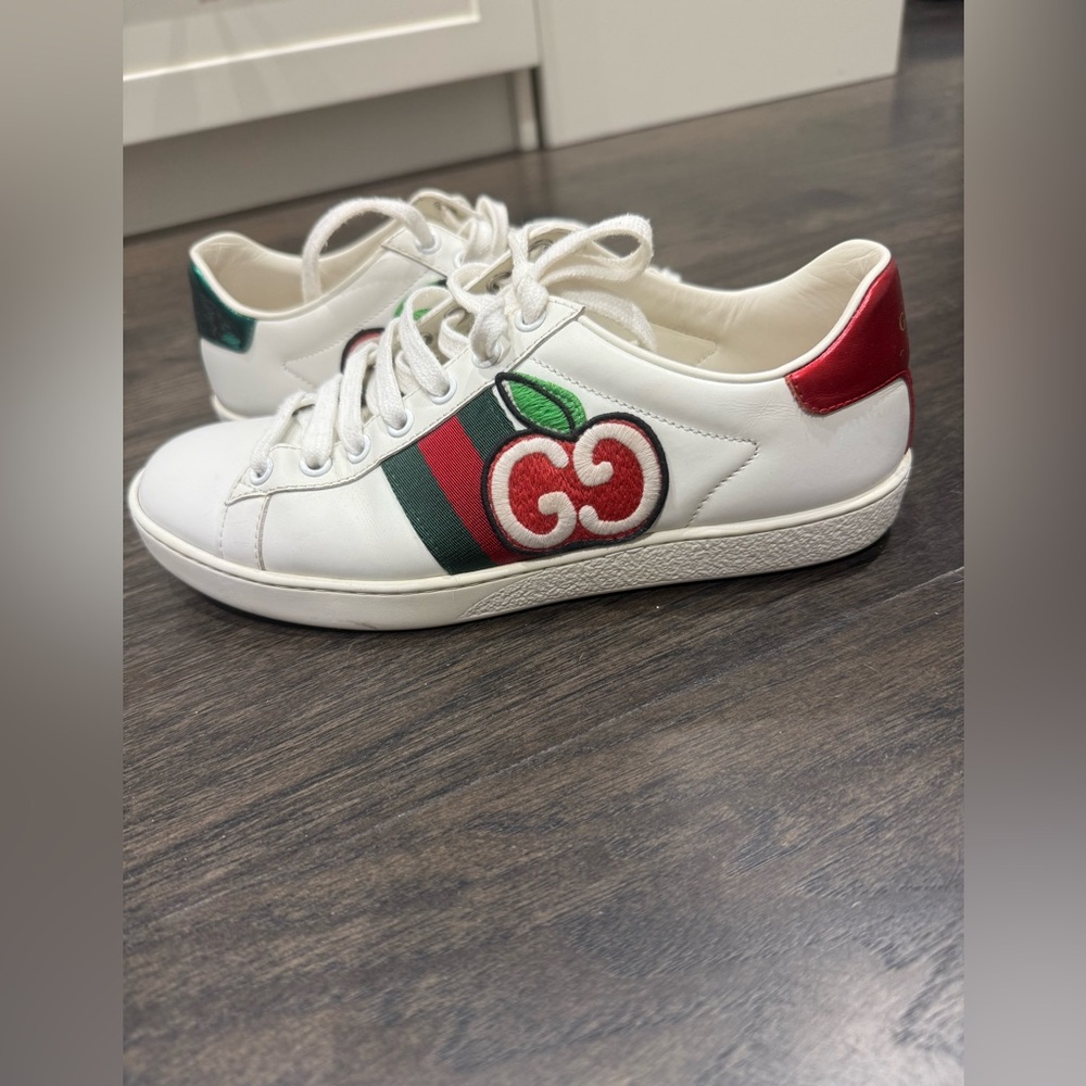 Gucci women GG Apple Ace Shoes Size 7